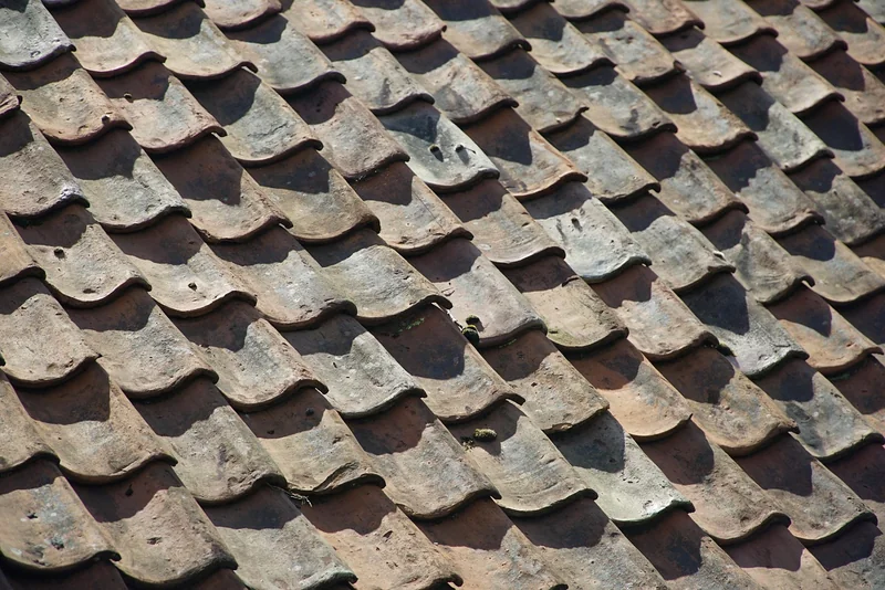 Les avantages concrets des tuiles poreuses