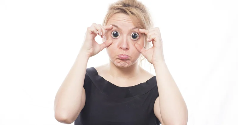 Faut-il opter pour la caricature ou le portrait réaliste ?