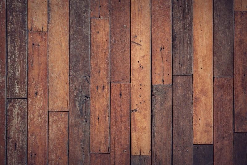 Comment rattraper le niveau d'un plancher bois en 2026 : guide pratique et astuces