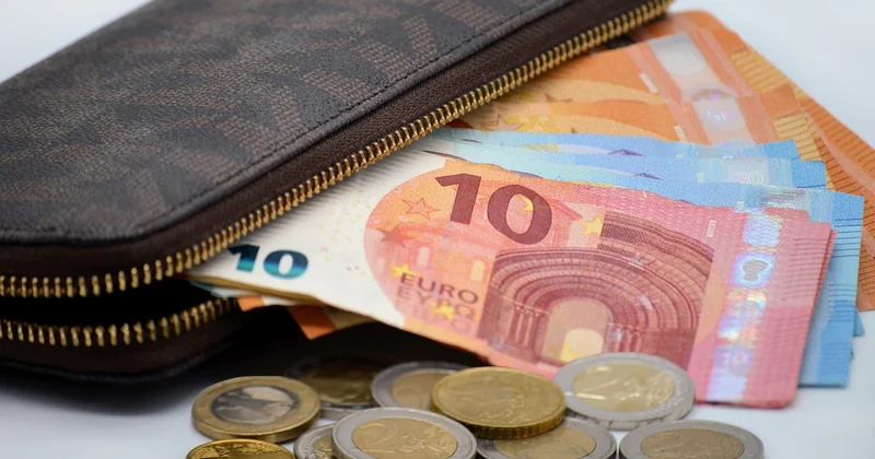 Comparer les coûts : 3x, crédit renouvelable, crédit sur mesure