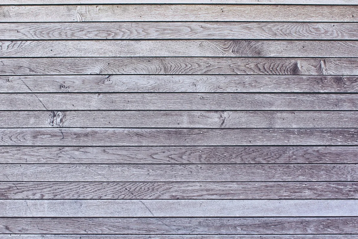 Préparer le mur avant peinture : ponçage, dépoussiérage et lessivage
